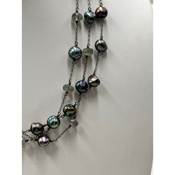 Sterling Silver Triple Strand
Gray Baroque Pearl and Labradorite
Necklace 16” - Picture 15 of 16